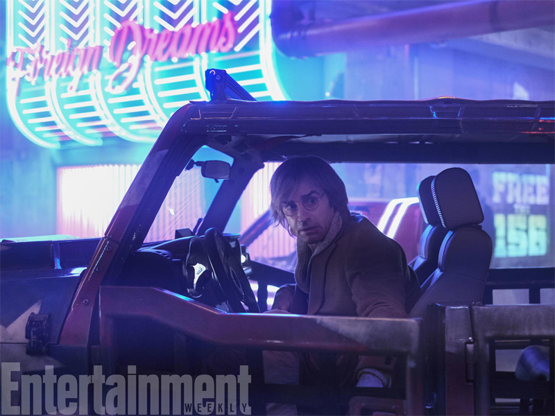 Illustration for article titled Our First Look at the Neon Noir World of Duncan Jones' New Movie Mute